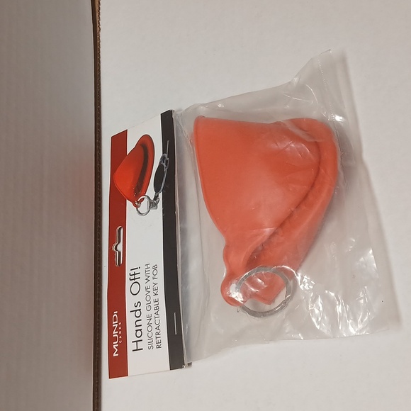 MUNDI Cares HANDS OFF Glove with retractable KEY FOB NWT - Picture 4 of 5